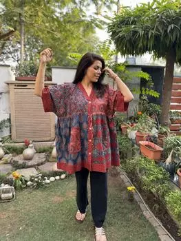 Верхняя туника из хлопка с ручным принтом, туника-кафтан из хлопка с ручным принтом и карманами, свободный крой, туника свободного размера, красный, синий, кафтан, ограниченный тираж One size синий/красный