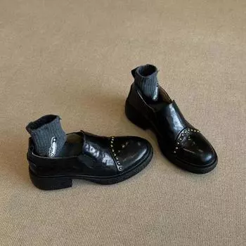 Версия из овчины~ маленькие кожаные туфли женские кожаные на толстой подошве с заклепками на одном ремешке глубокие эластичные одинарные туфли 35