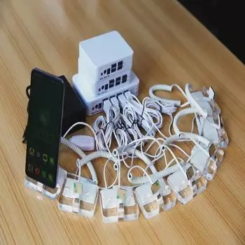 Вертикальная стойка с защитой от краж для телефонов Apple, Huawei, Xiaomi — идеально подходит для демонстрационных стендов и стендов для демонстрации продукции Full set for four devices