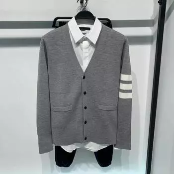 Весенне-осенний свитер, модный брендовый мужской свитер, хлопковые полоски с 3 полосками и v-образным вырезом, повседневный кардиган, женские пальто в консервативном корейском стиле S чёрный