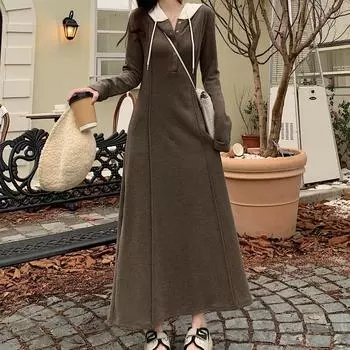 Весеннее женское облегающее платье А-силуэта с капюшоном и длинными рукавами M хаки