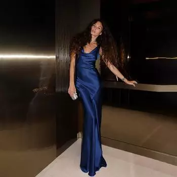 Весеннее женское шикарное сексуальное асимметричное платье с серебряными бретелями и воротником-стойкой S чёрный