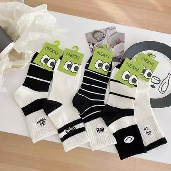 Весенние и летние носки из бамбукового хлопка с легкой вышивкой, средние, модные универсальные черно-белые студенческие носки One Size