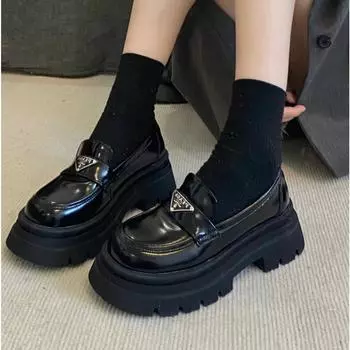 Весенние и осенние мокасины на толстой подошве маленькие кожаные туфли для женщин 35 матовый черный