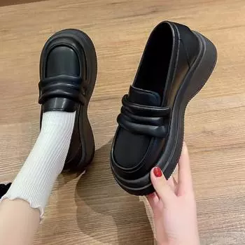 Весенние новые дизайнерские кожаные туфли для женщин, модные повседневные однотонные лоферы, женские туфли на платформе в британском стиле для женщин 35 чёрный