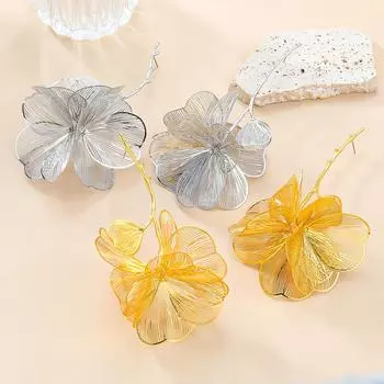 Весенние новые серьги из сплава с цветком, женские серьги с металлической текстурой, преувеличенная мода