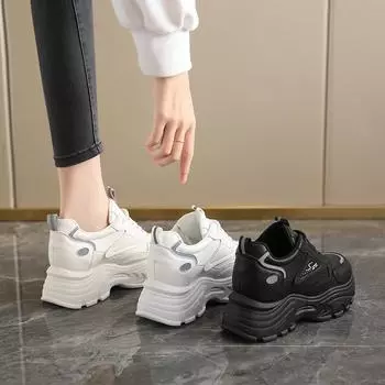 Весенние новые женские туфли с толстой подошвой для увеличения роста. Женская повседневная спортивная обувь. 35 белый