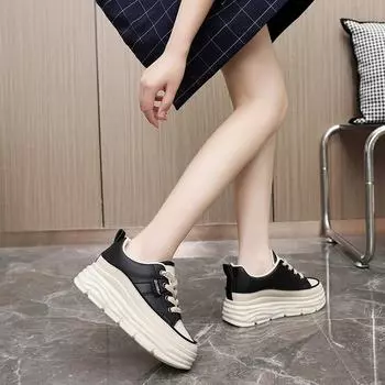 Весенние повседневные однотонные кроссовки на толстой подошве и высоком каблуке 39 белый