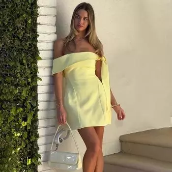 Весенние женские сексуальные платья с открытой спиной на одно плечо премиум темперамент с грудью S жёлтый