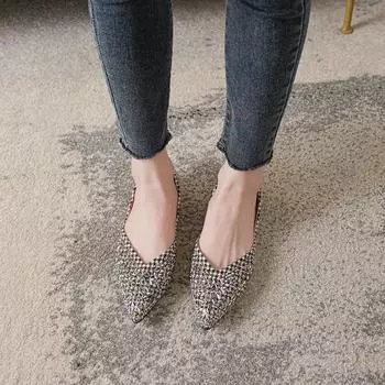 Весенняя и летняя обувь. Туфли с высоким темпераментом, с плоской подошвой, заостренным неглубоким носом и большими размерами. Женская обувь. 35 чёрный