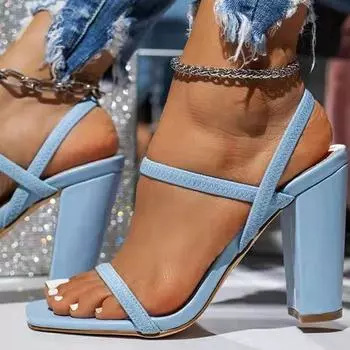 Весенняя и летняя обувь. Женская обувь больших размеров. Женские сандалии на высоком каблуке с открытым носком. Сандалии с квадратным носком. 35 белый