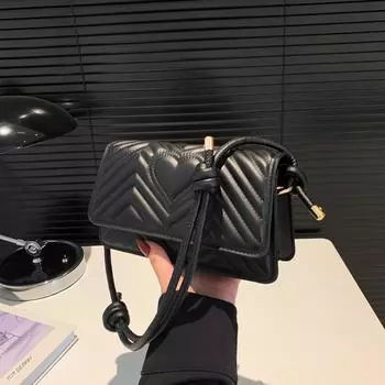 Весенняя красивая индивидуальная однотонная трендовая повседневная модная сумка подмышкой женская 2024 новая простая сумка-мессенджер через плечо чёрный