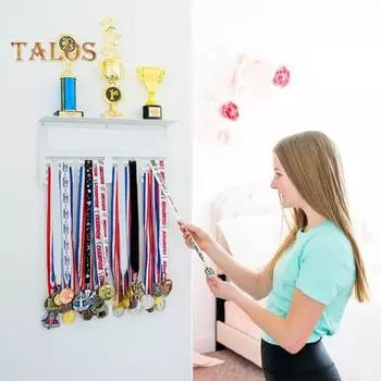 Вешалка для медалей с полкой для трофеев. Прочная несущая способность. Простая установка. Настенный держатель для медалей. Дисплей для наград и трофеев. чёрный