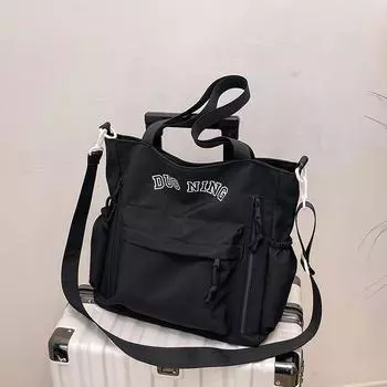 Весна 2024 года, новая вместительная переносная косметичка для школьников средних классов, модная и повседневная сумка через плечо с косым ремнем, женская сумка для поездок на работу белый