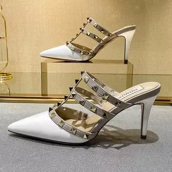 Весна/лето 2024 года, новые женские тапочки Baotou, туфли на тонком каблуке с заклепками и босоножки на высоком каблуке для женщин, сексуальные 34
