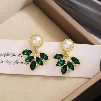 Винтажные и элегантные серьги-листья для летнего обновления зелёный