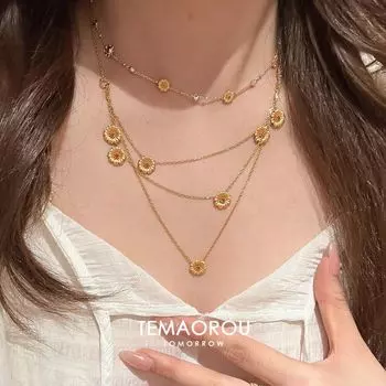 Vintager Mid-Ancient Summer Titanium Steel Gold Little Daisy Multi-Layer Twin Long Necklace Female New Arrival Clavicle Chain Jewelry Two-piece set