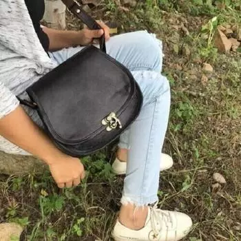 Винтаж Женский ЧЕРНЫЙ . Кожаная сумка через плечо Сумка-мессенджер-тоут Кошелек-ранец 7 x 9 x 3 in чёрный