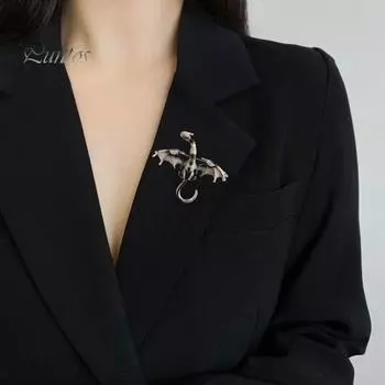 Винтажная эмалированная брошь в форме дракона, блестящие стразы, инкрустированная булавка в виде летающего дракона, унисекс, значок на лацкане, украшение одежды чёрный