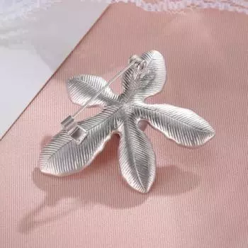 Винтажная брошь-цветок с пятью лепестками серебряный