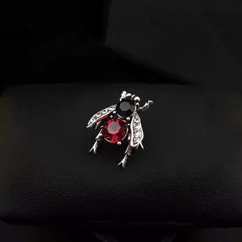 Винтажная брошь со стразами в виде пчелы, трендовый креативный корсаж с насекомыми, креативная антибликовая булавка красный