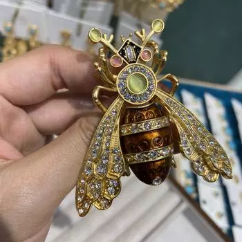 Винтажная брошь в виде насекомого женская личность средневековая пчела моль брошь нишевый дизайн одежда аксессуары