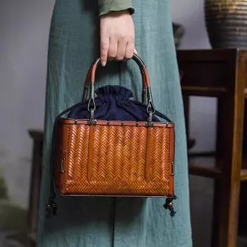 Винтажная китайская бамбуковая сумка для хранения чайного сервиза - плетеная вручную сумка-корзина в национальном стиле Black leather handle bamboo bag with pendant красный