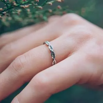 Винтажное кольцо ручной работы с резным узором в виде листьев для женщин, антикварное серебро, богемные аксессуары, обручальное кольцо, подарок на годовщину 8 серебряный