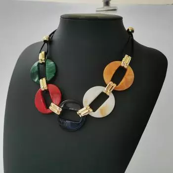 Винтажное ожерелье из акрила в стиле бохо-шик с кисточкой, регулируемая цепочка, идеально подходит для повседневного и праздничного ношения разноцветный