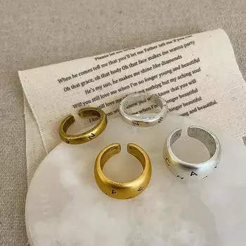 Винтажное старое матовое матовое матовое металлическое кольцо с буквами, женское нишевое кольцо высокого класса, персонализированное модное кольцо