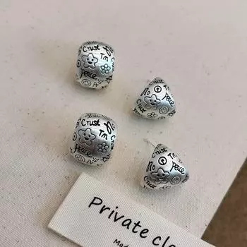 Винтажные металлические серьги-смайлик с цветочным узором для женщин - уникальный и универсальный дизайн AE005 Triangle Earrings