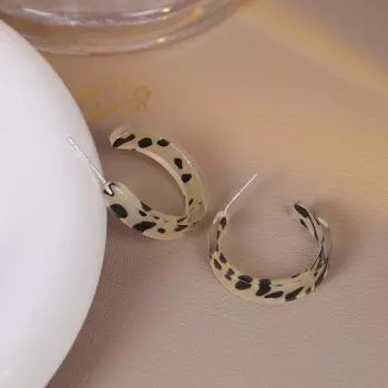 Винтажные серьги с леопардовым принтом в минималистичном стиле из легкого пластикового материала