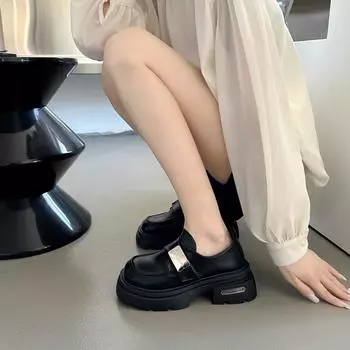 Винтажные туфли на толстой подошве женские противоскользящие на высоком каблуке с круглым носком универсальные модные кожаные 35