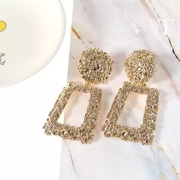 Винтажные золотые металлические серьги-капли для женщин, преувеличенные полые трапециевидные висячие серьги с геометрическим рисунком, эффектные ювелирные изделия для вечеринки, подарок золотой