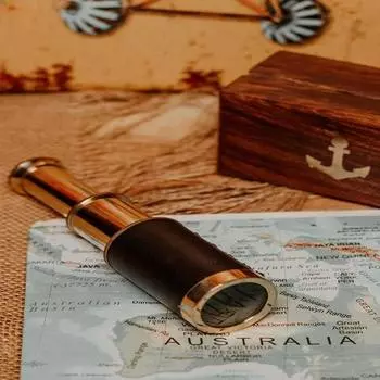 Винтажный карманный телескоп с деревянной коробкой