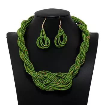 Винтажный комплект из ожерелья и серег из витых синтетических бусин в стиле бохо, ручная работа, камень августа, пластик, на каждый день и в качестве подарка зелёный