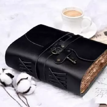 Винтажный кожаный дневник ручной работы - Старинные страницы ручной работы - Старинная застежка на ключ - Черный цвет. Размер 6x4 дюйма 6 x 4 in чёрный