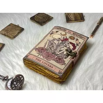 Винтажный кожаный журнал «Книга теней для влюбленных» Кожаный журнал ручной работы Журнал Гримуара с бумажными краями, подарки для мужчин и женщин 7 x 5 in