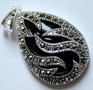 ВИНТАЖНЫЙ КУЛОН ИЗ СТЕРЛИНГОВОГО СЕРЕБРА 925 ПРОБЫ С ВСТАВКОЙ ЧЕРНОГО НЕФРИТА МАРКАЗИТА 30x20 ММ