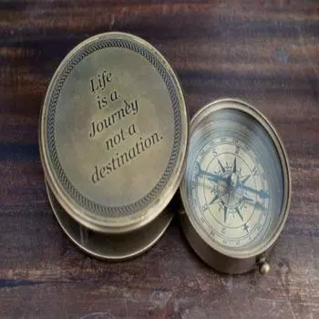 Винтажный латунный морской компас – гравированный дизайн в стиле стимпанк, диаметр 7 см, глубина 2,5 см, диаметр компаса 5,5 см как