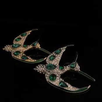 Винтажный суд Изысканная брошь Ласточка Изумруд Бриллиантовый комплект Аксессуары Настоящее золото Платиновое покрытие Булавки