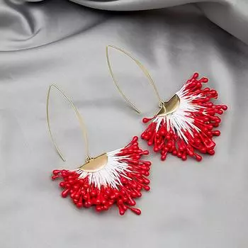 Висячие серьги ручной работы в стиле бохо-шик в форме веера с кисточками из бисера — универсальные и стильные на каждый день и для отдыха бежевый