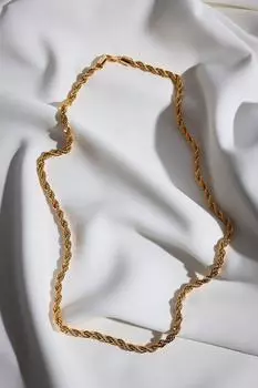 Витая цепочка среднего размера золотого цвета