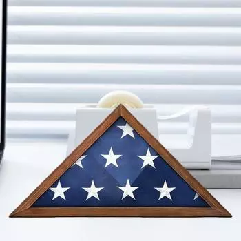 Витрина с американским флагом Деревянный треугольный держатель флага Гладкий край без заусенцев Деревенский настенный ящик для флага Мемориальный держатель флага коричневый