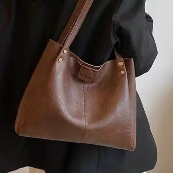 Вместительная фактурная сумка женская 2024 осень и зима новая сумка через плечо подмышкой ретро универсальная сумка для поездок на работу чёрный