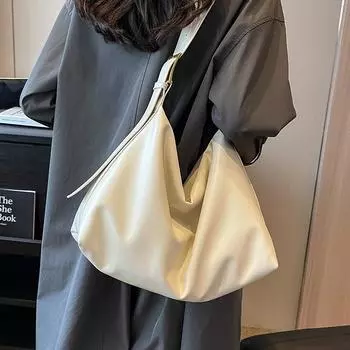 Вместительная женская сумка 2024 года, новая простая и универсальная сумка через плечо, популярная в этом году для школьных поездок на работу и обратно no specification чёрный