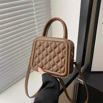 Вмятина в ромбовидном стиле 2024 года, новая текстура, модная весна этого года, популярная переносная сумка через плечо для женщин чёрный