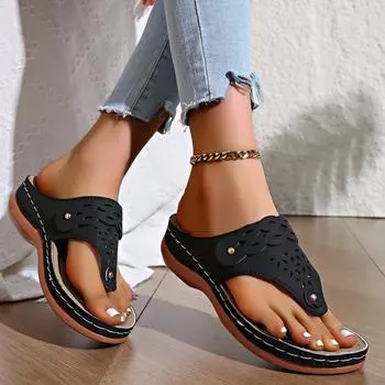 Внешний размер большой размер тапочки с покатым каблуком женские летние 2025 новые кексы толстый носок елочка пляжные классные тапочки женские 36 чёрный