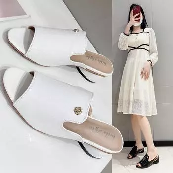 Внешняя торговля 2025 лето новые толстые каблуки одно слово перетаскивание нескользящие лакированные кожаные большие размеры темперамент женские модные универсальные крутые тапочки 35 павлин голубой