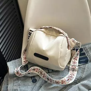 Водонепроницаемая нейлоновая сумка-мессенджер для женщин 2024 года, новая вместительная сумка через плечо, повседневная сумка для поездок на работу и обратно белый